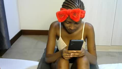 Snapshot of petitpearl chatting on March 10, 2025, 5:18 pm petitpearl online show from March 10, 2025, 5:18 pm