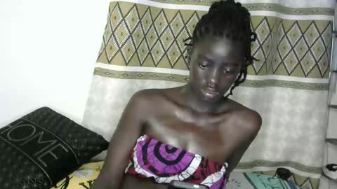 petitte_gyaal online show from November 11, 2025, 11:38 pm