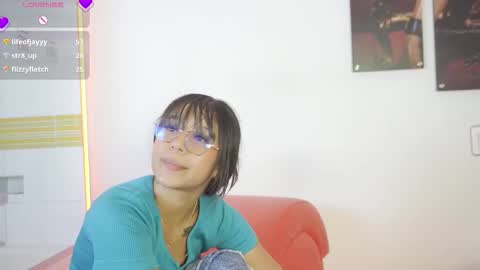 Snapshot of petitte_mussa chatting on March 8, 2026, 2:04 am Mussa online show from March 8, 2026, 2:04 am