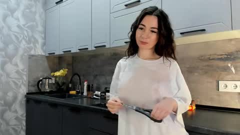 Emma online show from December 16, 2024, 9:52 pm