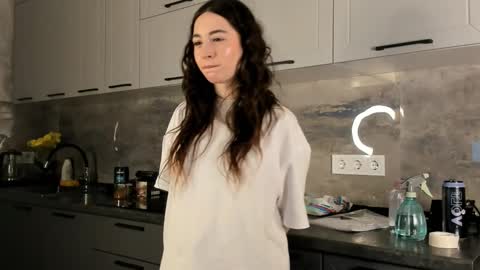 Emma online show from December 25, 2024, 4:32 pm