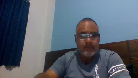 Phill online show from June 1, 2026, 4:25 am