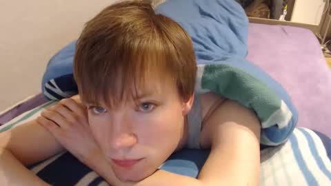 Snapshot of phillip25y chatting on April 6, 2026, 11:44 am phillip25y online show from April 6, 2026, 11:44 am
