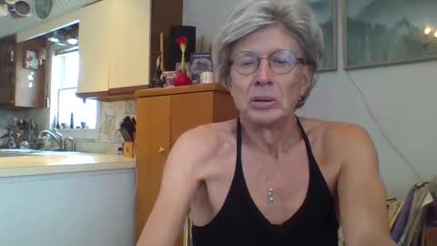 Snapshot of phillipa1023 chatting on February 20, 2025, 3:41 pm phillipa online show from February 20, 2025, 3:41 pm