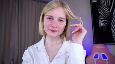 Snapshot of phyllisearney chatting on October 29, 2025, 6:15 am Hann G. Jones online show from October 29, 2025, 6:15 am