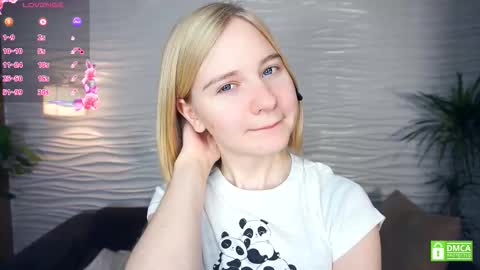 Snapshot of phyllisearney chatting on November 14, 2025, 4:11 am Hann G. Jones online show from November 14, 2025, 4:11 am