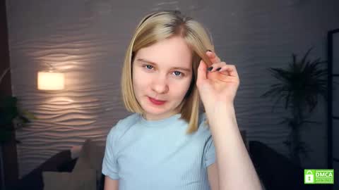 Snapshot of phyllisearney chatting on December 19, 2025, 4:19 am Hann G. Jones online show from December 19, 2025, 4:19 am