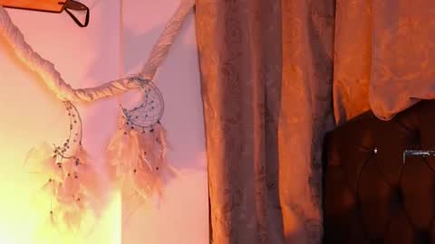  PIA FISHER  online show from February 7, 2026, 2:15 am