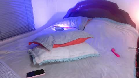  PIA FISHER  online show from February 20, 2026, 6:26 am