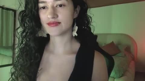 piama_burnss online show from May 1, 2026, 11:42 pm