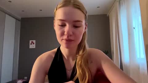 Snapshot of piastonesifer chatting on June 29, 2026, 6:41 pm Kristie online show from June 29, 2026, 6:41 pm