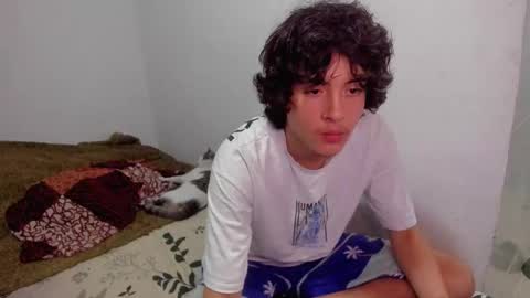 picaszomilos350 online show from November 22, 2025, 11:15 pm