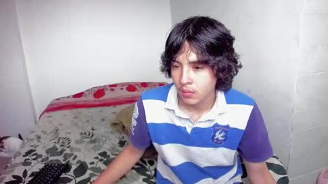 picaszomilos350 online show from December 2, 2025, 11:59 am