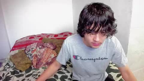 picaszomilos350 online show from December 3, 2025, 11:19 am