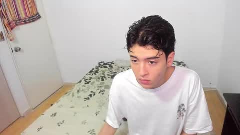 picaszomilos350 online show from February 19, 2026, 10:55 am