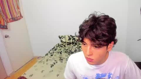 Snapshot of picaszomilos350 chatting on March 5, 2026, 5:14 am picaszomilos350 online show from March 5, 2026, 5:14 am