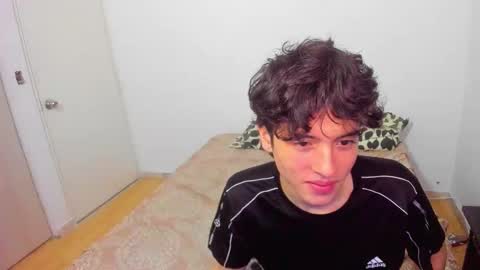 Snapshot of picaszomilos350 chatting on March 12, 2026, 5:46 am picaszomilos350 online show from March 12, 2026, 5:46 am