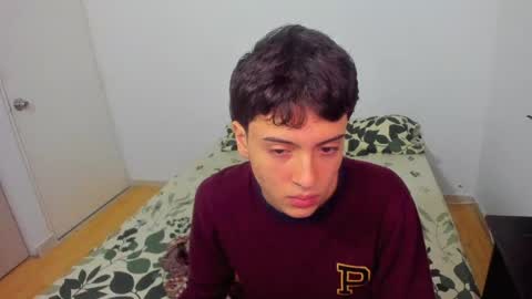 Snapshot of picaszomilos350 chatting on March 17, 2026, 5:00 am picaszomilos350 online show from March 17, 2026, 5:00 am