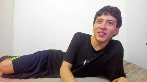 Snapshot of picaszomilos350 chatting on April 1, 2026, 12:11 am picaszomilos350 online show from April 1, 2026, 12:11 am