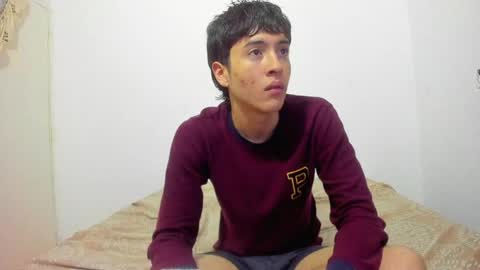 Snapshot of picaszomilos350 chatting on April 15, 2026, 11:28 am picaszomilos350 online show from April 15, 2026, 11:28 am