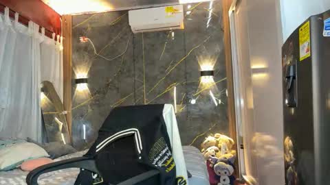 pichon_baby online show from December 18, 2025, 9:26 am