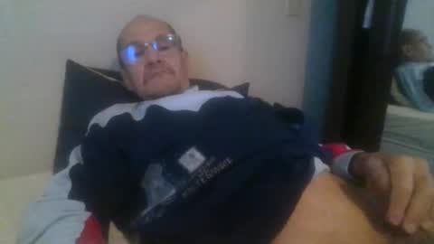 Snapshot of pichoun71 chatting on November 8, 2025, 8:14 am pichoun71 online show from November 8, 2025, 8:14 am