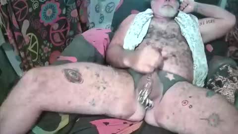 piercecox13 online show from April 25, 2026, 8:28 am