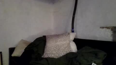 pierced_hanging online show from March 14, 2026, 6:19 am