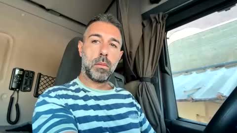 Snapshot of pierotu chatting on September 25, 2025, 5:33 am pierotu online show from September 25, 2025, 5:33 am