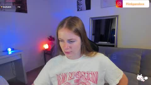 PiinkPandora online show from October 6, 2025, 8:06 pm