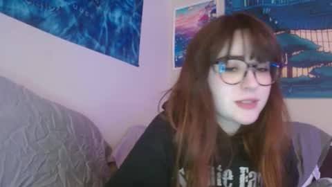 PilloGoddess online show from March 3, 2025, 11:44 am