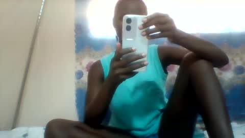 Snapshot of pinah1997 chatting on February 5, 2025, 10:19 am pinah1997 online show from February 5, 2025, 10:19 am