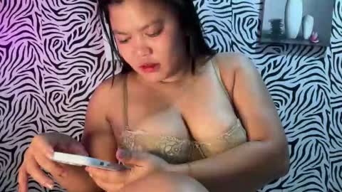 Hot Feb online show from November 22, 2025, 9:08 am