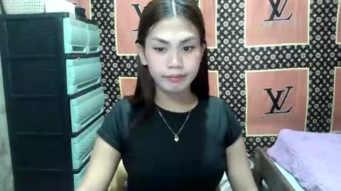 pinayloving_bella online show from March 28, 2026, 11:32 am