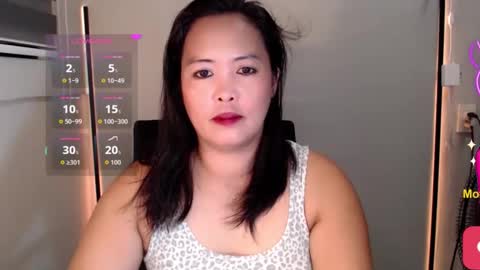 ROSELYN online show from April 30, 2026, 12:55 pm