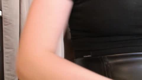       online show from September 14, 2025, 6:07 pm