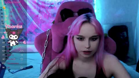 Snapshot of pineapple_dope chatting on December 20, 2024, 11:05 pm Nancy online show from December 20, 2024, 11:05 pm