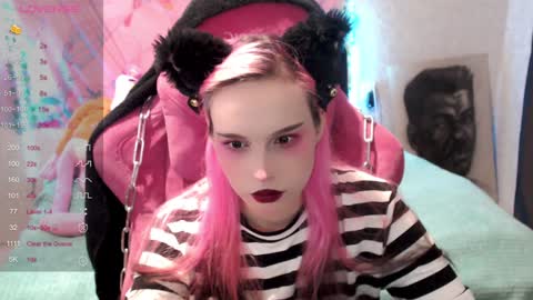 Snapshot of pineapple_dope chatting on January 15, 2025, 10:24 pm Nancy online show from January 15, 2025, 10:24 pm