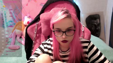 Snapshot of pineapple_dope chatting on January 16, 2025, 1:27 am Nancy online show from January 16, 2025, 1:27 am