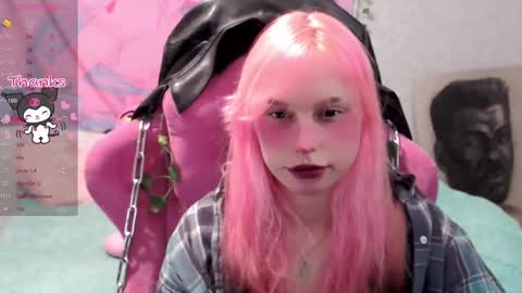 Snapshot of pineapple_dope chatting on February 11, 2025, 10:18 pm Nancy online show from February 11, 2025, 10:18 pm