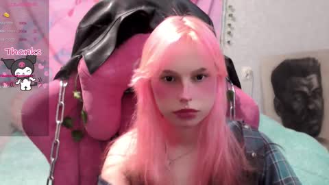 Snapshot of pineapple_dope chatting on February 12, 2025, 1:19 am Nancy online show from February 12, 2025, 1:19 am