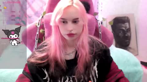 Snapshot of pineapple_dope chatting on February 24, 2025, 9:41 pm Nancy online show from February 24, 2025, 9:41 pm