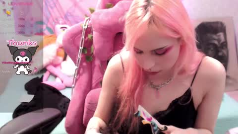 Snapshot of pineapple_dope chatting on March 1, 2025, 1:43 am Nancy online show from March 1, 2025, 1:43 am