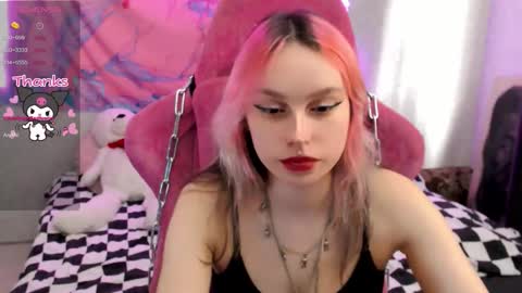 Snapshot of pineapple_dope chatting on October 10, 2025, 9:30 am Nancy online show from October 10, 2025, 9:30 am