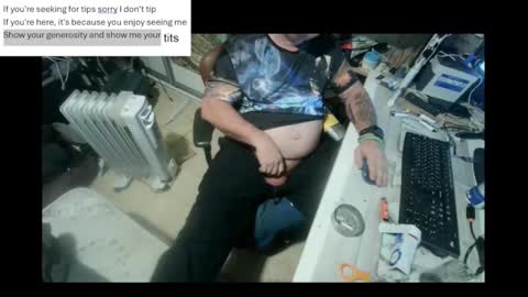 pini_z online show from January 5, 2025, 12:10 pm