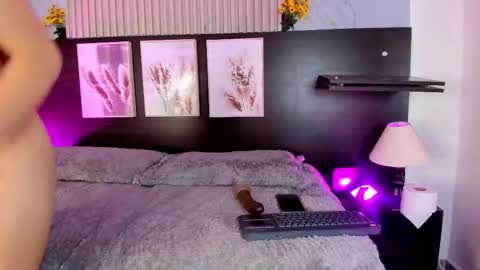 pink_as online show from March 5, 2026, 2:57 pm