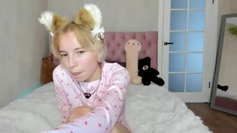 pink_lila18 online show from September 22, 2025, 9:00 am