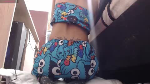 Snapshot of pink_love_25 chatting on February 4, 2026, 8:20 am pink_love_25 online show from February 4, 2026, 8:20 am