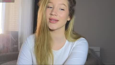 Snapshot of pink_rosee_ chatting on December 25, 2024, 3:40 am online show from December 25, 2024, 3:40 am