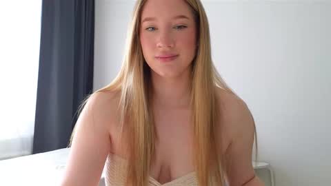 Snapshot of pink_rosee_ chatting on September 26, 2025, 3:21 am online show from September 26, 2025, 3:21 am